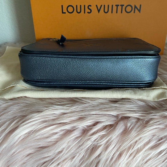 Louis Vuitton Pochette Métis - Picture 9 of 10